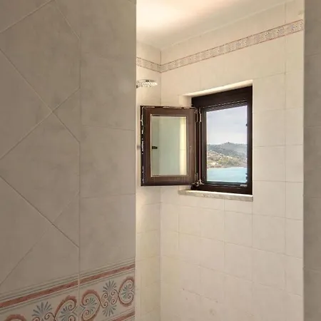 Meravigghia Apartment *